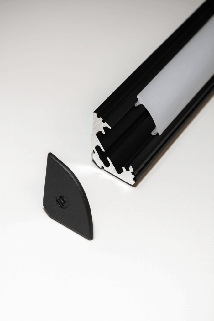 Perfil V negro19 mm x 3 metros con difusor 45º BL-V011